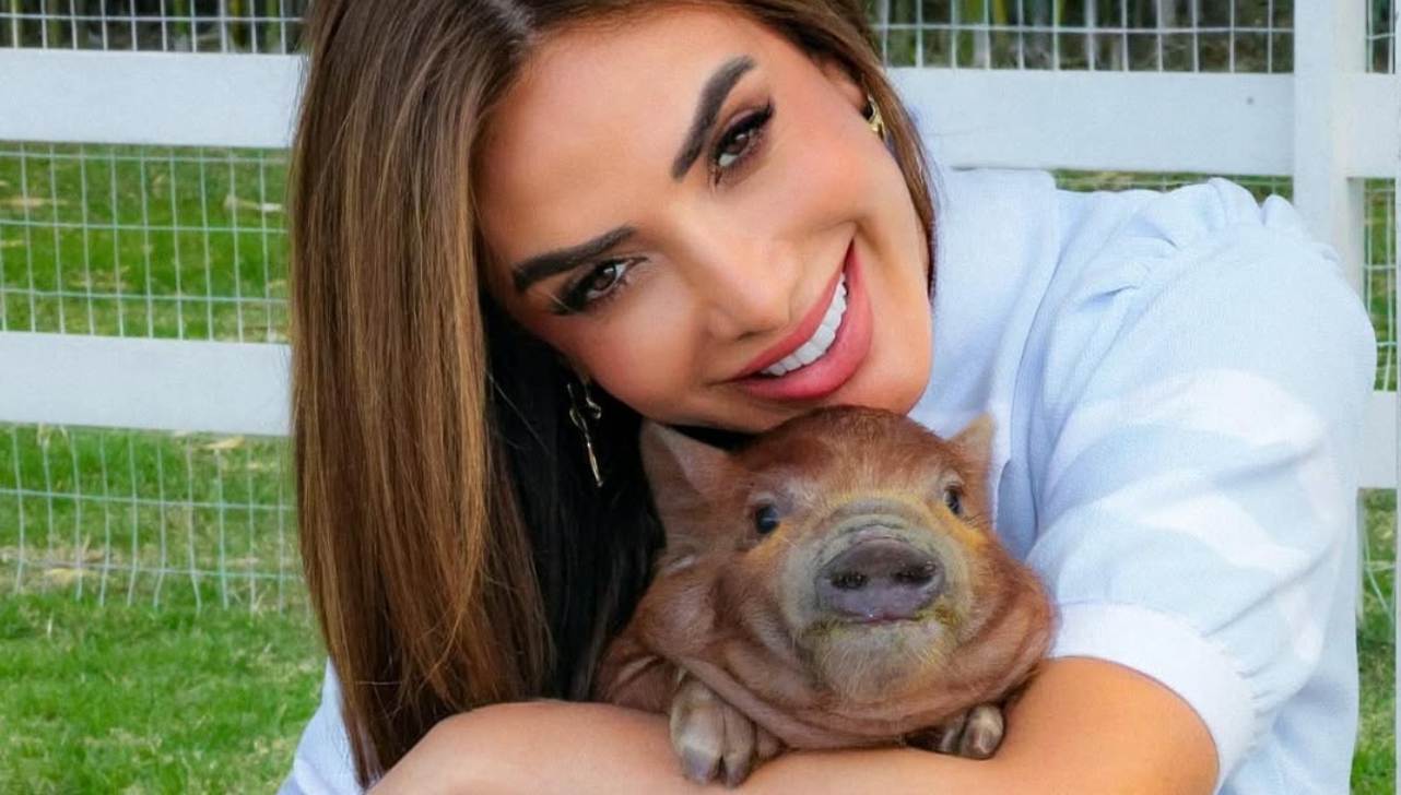 Nicole Bahls faz homenagem à Fe Paes Leme com nome